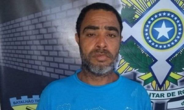 Serial killer que come olhos, orelha e bebe sangue de vítimas é preso pela PM