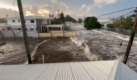 Tsunami atinge ilhas de Tonga e Samoa Americana após erupção vulcânica