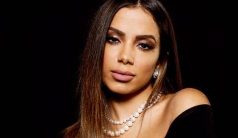 Anitta detona ex-ministro do meio ambiente no Twitter