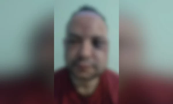 Após negar cerveja, homem é espancado e ameaçado de ser queimado vivo