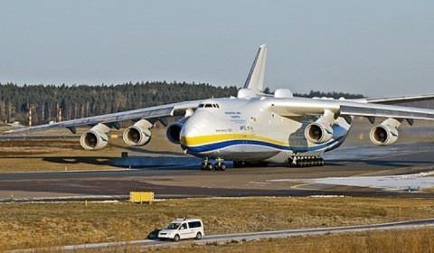 Ataque russo em Kiev destrói o Antonov Mriya, maior avião do mundo