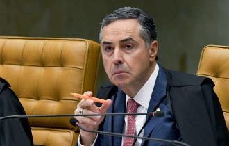 Barroso diz às Forças Armadas que Bolsonaro divulgou “informações sensíveis” sobre TSE