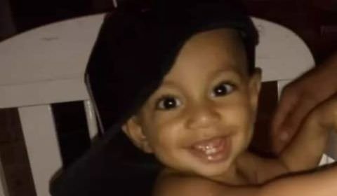 Bebê é morto queimado em ritual; pais são presos e seguiam ‘profeta’ de 12 anos