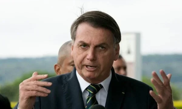 Bolsonaro defende perdão do Fies, mas diz que programa “virou negócio”