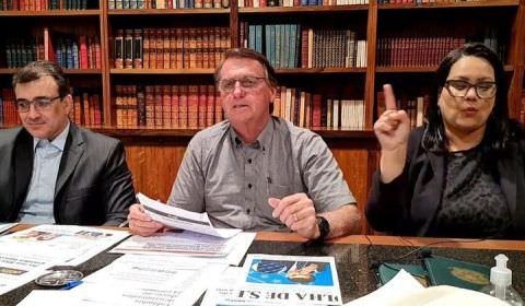 Bolsonaro diz que Mourão cometeu 'peruada' em fala contra a Rússia