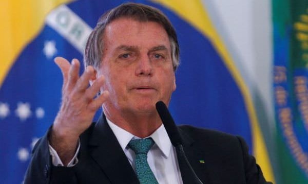 Bolsonaro é aconselhado a deixar debate sobre vacina com Queiroga