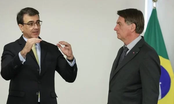 Bolsonaro se reúne com chanceler e assessores para discutir Ucrânia