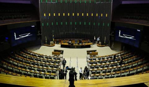 Câmara aprova texto-base do projeto que legaliza jogos no Brasil