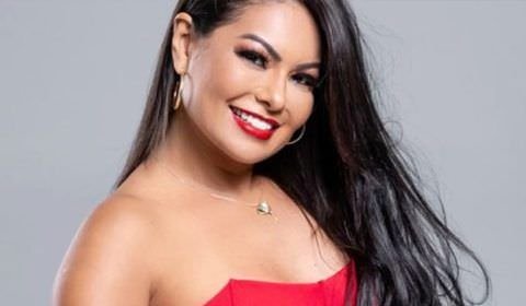 Urgente: cantora do grupo Calcinha Preta, Paulinha Abelha morre aos 43 anos