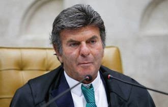 Fux absolve Bolsonaro e condena Braga Netto e Cid pela trama golpista