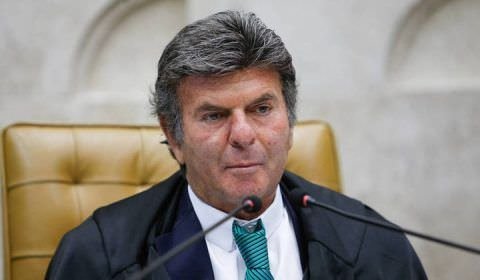 Fux absolve Bolsonaro e condena Braga Netto e Cid pela trama golpista
