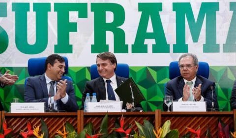 Deputado do AM de partido que apoia Bolsonaro mostra indignação por medida do presidente