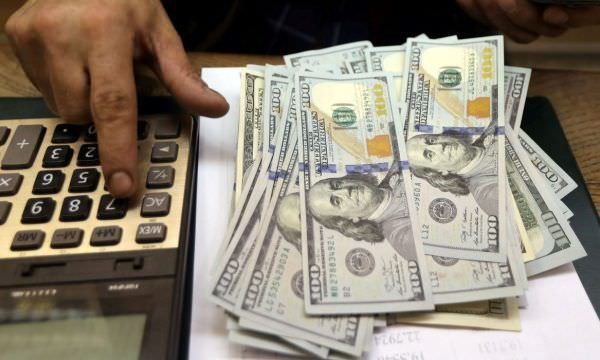 Dólar cai para R$ 5,10, mesmo com tensões na Ucrânia