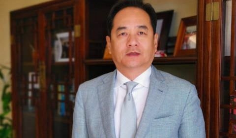 Embaixador da China anuncia que deixará o Brasil