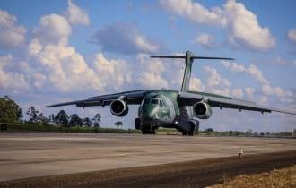 FAB disponibiliza aviões para retirar brasileiros da Ucrânia