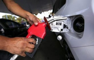 Federação de lojistas questiona lei do valor da gasolina