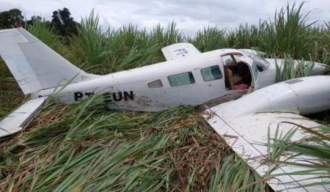 Força Aérea Brasileira flagra avião com mais de 160 kg de drogas no Amazonas