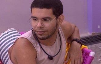 Globo se pronuncia sobre tosse de Vyni no BBB22. Leia nota