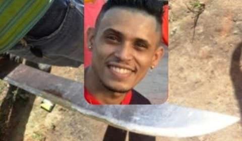 Imagens Fortes: “Olho por olho”: vulgo ‘Lourinho’ é fatiado no terçado após ter matado “Vida-Louca”; veja
