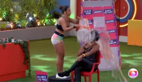 Maria acerta cabeça de Natália com balde e sister reclama: 'Não pode bater'