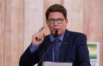 Mario Frias cancela viagem para Rússia em meio à pressão sobre gastos nos EUA