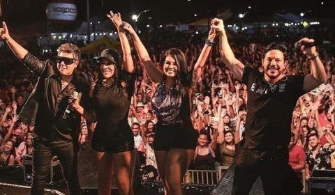 Membros da banda Calcinha Preta pedem orações pela saúde de Paulinha Abelha