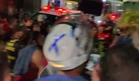 Moradores se unem para capturar assaltante escondido em igarapé de Manaus