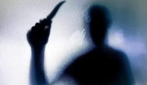 Mulher corta pênis de ex durante sexo após descobrir abuso do filho em MG
