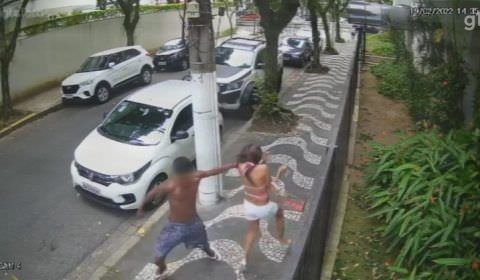 Mulher é derrubada com tapa ao tentar fugir de assaltante; veja vídeo