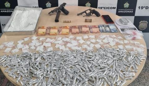 Operação prende oito pessoas e apreende armas e drogas em Manaus