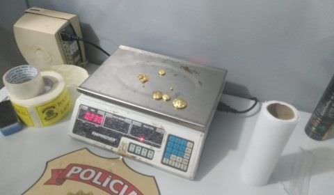 PF apreende ouro e dinheiro em espécie vindos de garimpos ilegais no Amazonas