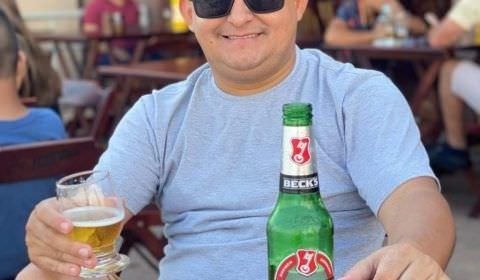 Policial Militar executa homem a tiros em bar; veja vídeo