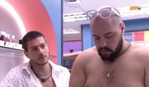 Sensitivo? Arthur Aguiar recebe mensagem em sonho e choca internautas