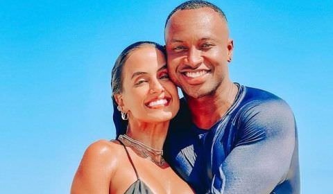 Thiaguinho assume namoro com Carol Peixinho: 'Felizão com sua luz'