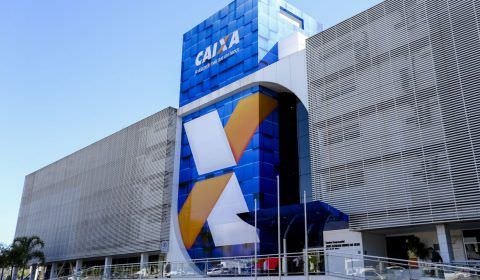 Trabalhadores nascidos em junho recebem abono salarial