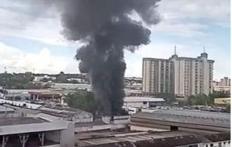 Urgente: depósito da Igreja Presbiteriana de Manaus pega fogo