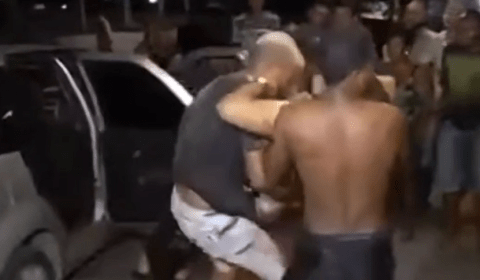URGENTE: Filho tenta salvar pai que pegou vários tiros, Veja vídeo