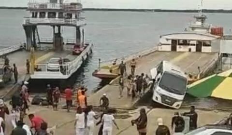 Urgente: micro-ônibus desgovernado mata mulher e deixa vítimas feridas no Porto da Ceasa; veja vídeos