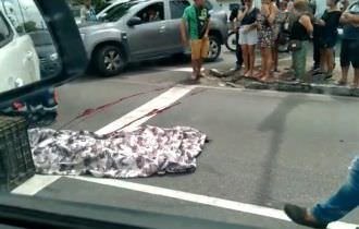 URGENTE: mulher é atropelada por motocicleta no Japiim; vídeo 