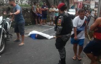 Urgente: sem piedade, pistoleiro executa vulgo ‘Bonezinho’ em beco famoso da Praça 14; cenas fortes