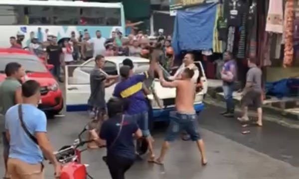 Veja vídeo: Suspeito de cometer arrastões é agredido por populares no bairro Jorge Teixeira