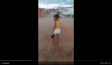 Vídeo: corno brabo surta no meio da rua ao descobrir mais um chifre