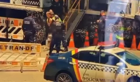 Vídeo: PMs salvam homem que se engasgou com pirulito