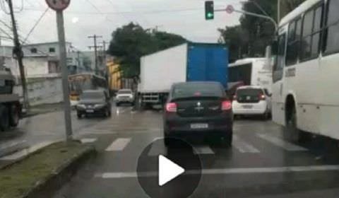 Veja vídeo: Grave acidente no trânsito em Manaus