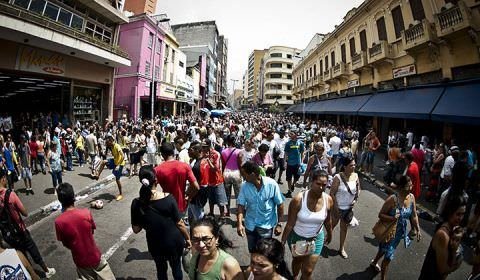 59% dos brasileiros acham que Governo trata mulheres pior que homens, aponta Ipsos