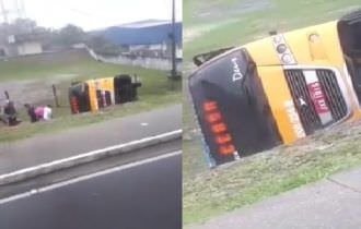 Amarelinho capota e deixa feridos durante forte chuva em Manaus; veja vídeos