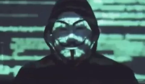 Anonymous invade TV estatal russa e exibe vídeos da guerra na Ucrânia