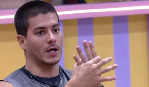 Arthur Aguiar conversa com Laís sobre Jade Picon: 'Não é que eu tenho medo dela. É que sou estrategista'