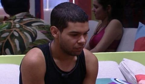 BBB22: Aflito, Vyni torce por desistência de brother: "Se ele ganhar, ferrou"
