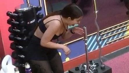 BBB22: Na academia, Jade Picon bebe água com mosca dentro: ‘Que horror’